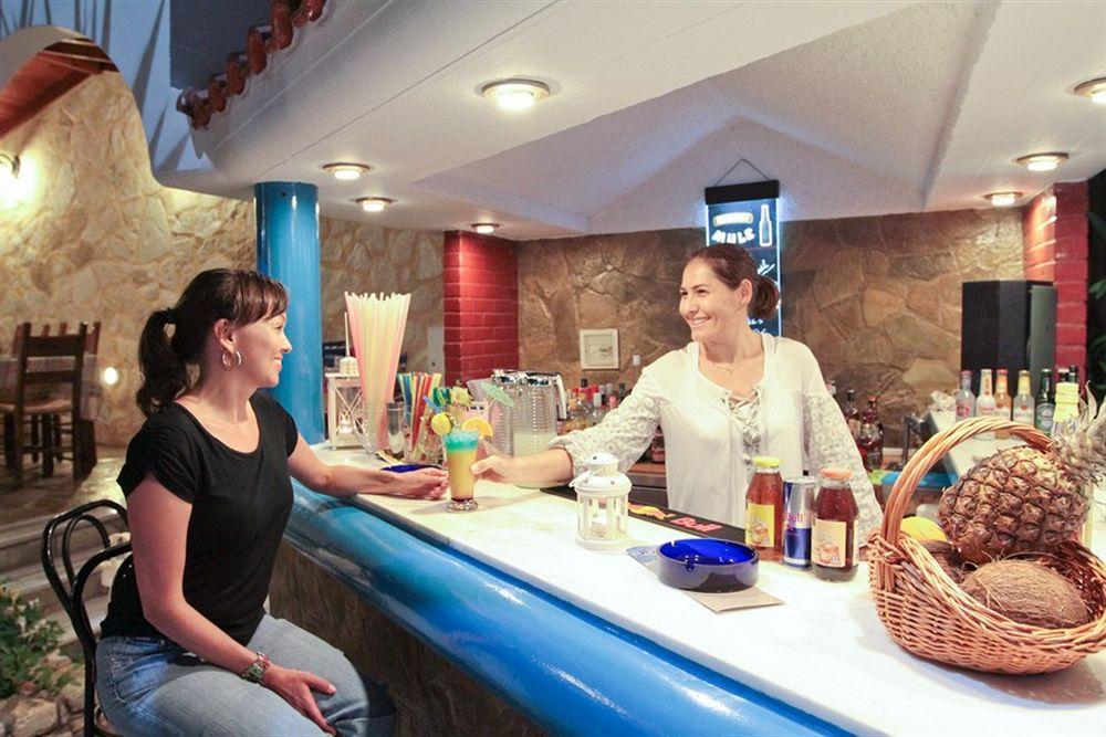 Agia Marina Folia Apartments Chania מסעדה תמונה